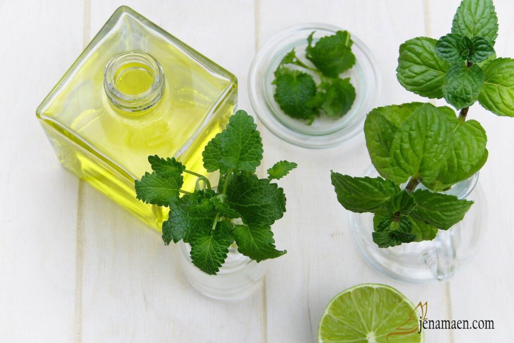 Green Cleaning with these 5 Essential Oils